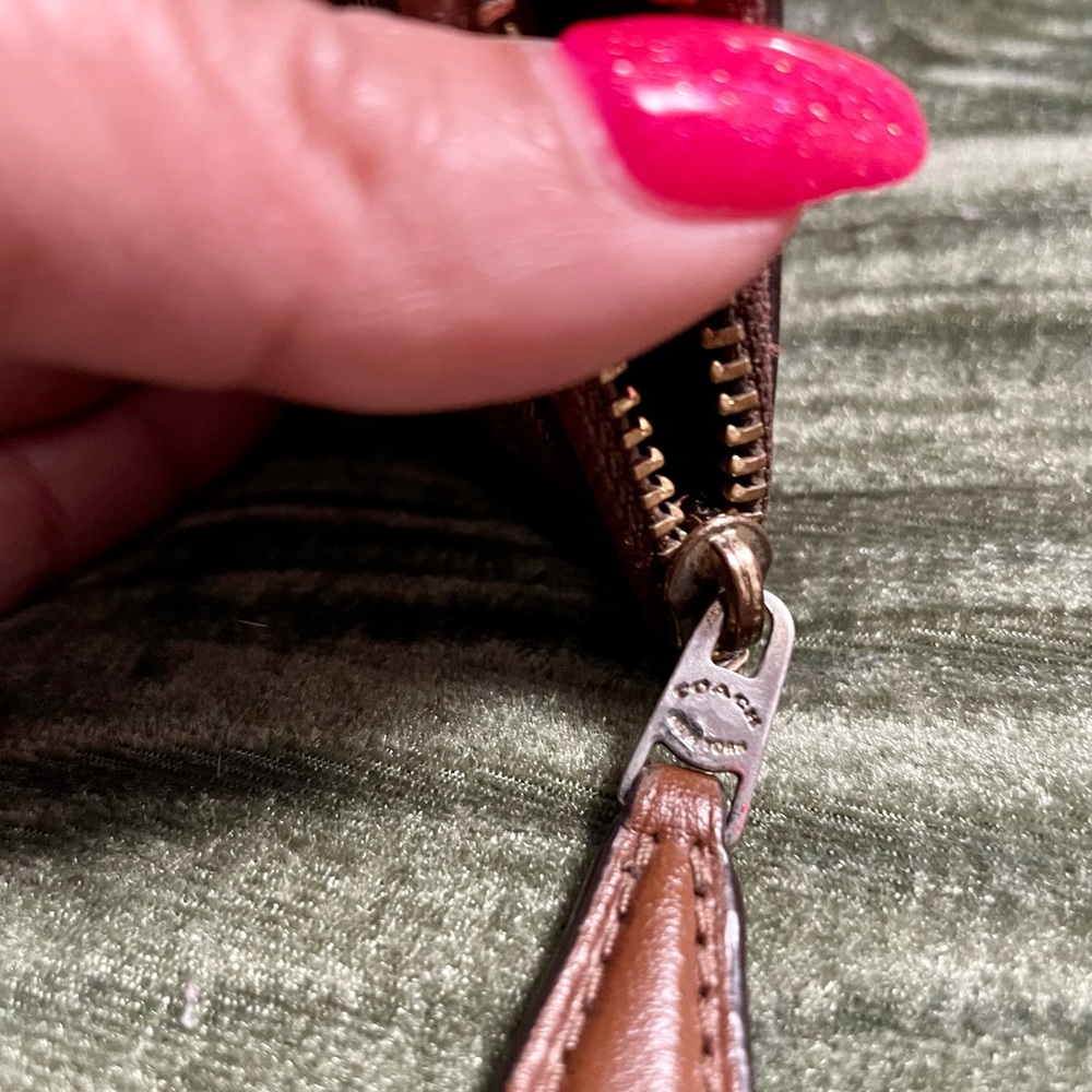 SOLD** Coach cardholder